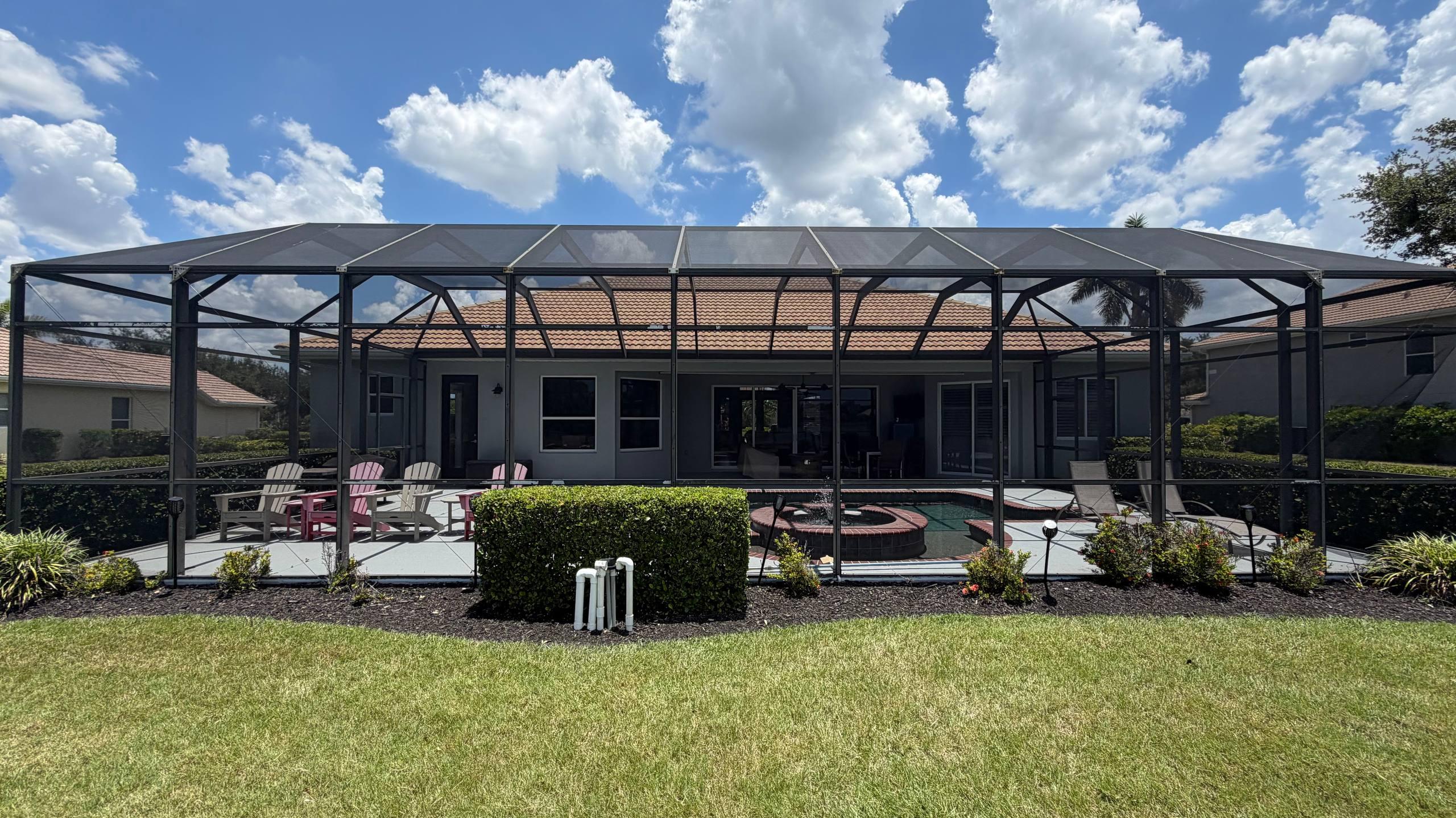 Pool screen enclosure — project 01, photo 2